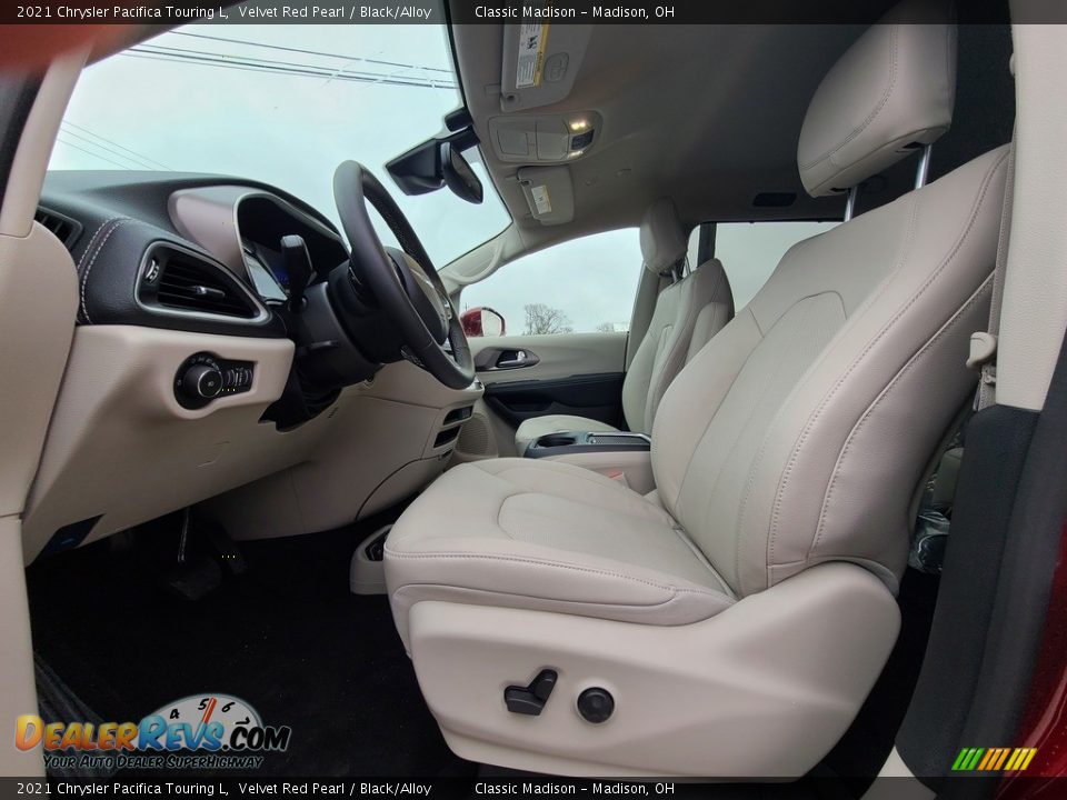 Black/Alloy Interior - 2021 Chrysler Pacifica Touring L Photo #2