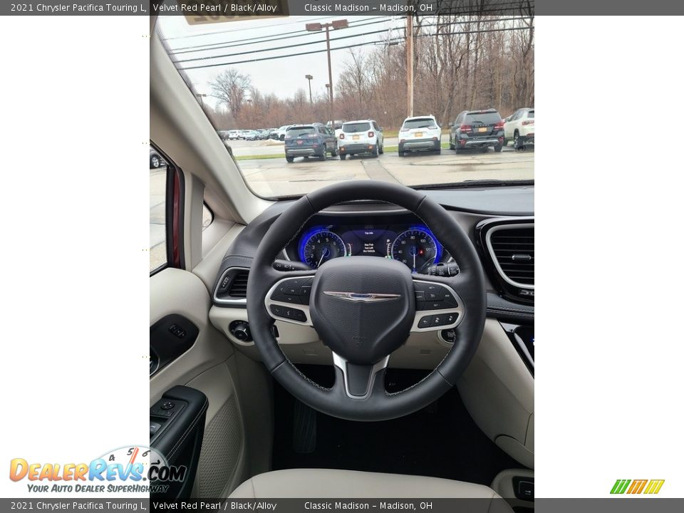 2021 Chrysler Pacifica Touring L Steering Wheel Photo #6