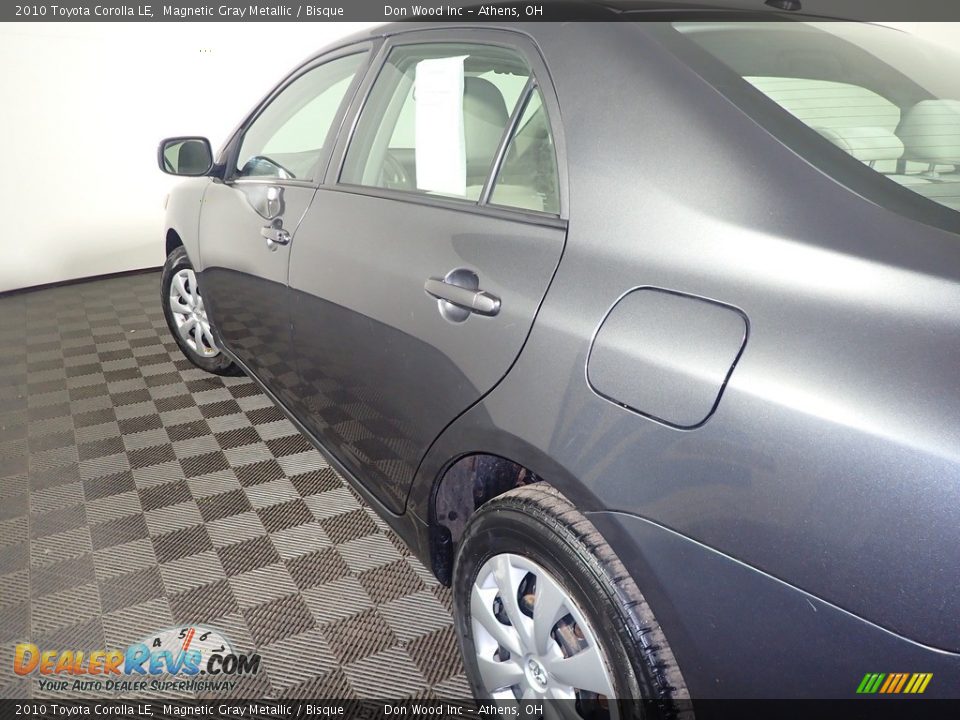 2010 Toyota Corolla LE Magnetic Gray Metallic / Bisque Photo #18