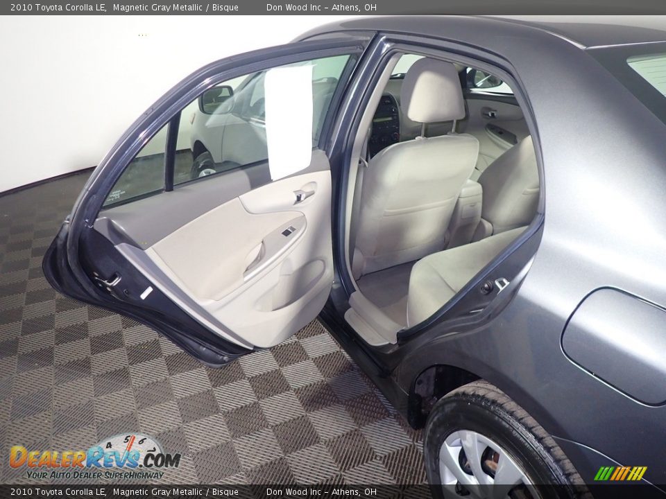 2010 Toyota Corolla LE Magnetic Gray Metallic / Bisque Photo #32