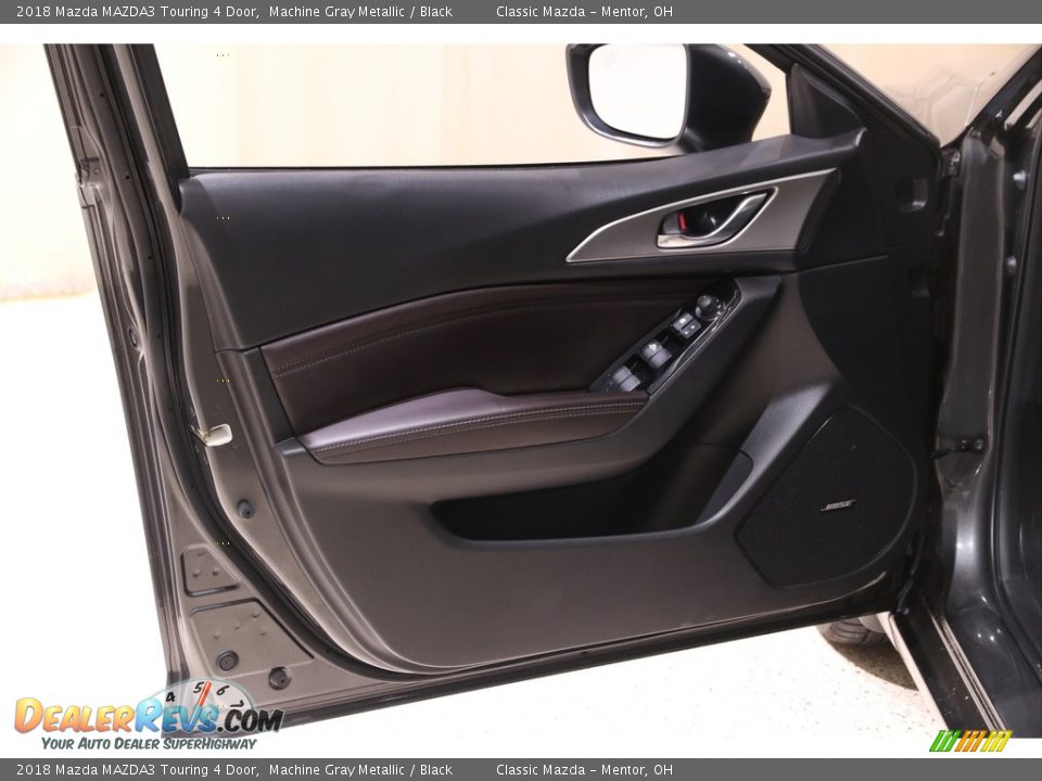 2018 Mazda MAZDA3 Touring 4 Door Machine Gray Metallic / Black Photo #4