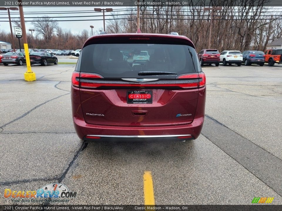 2021 Chrysler Pacifica Hybrid Limited Velvet Red Pearl / Black/Alloy Photo #11