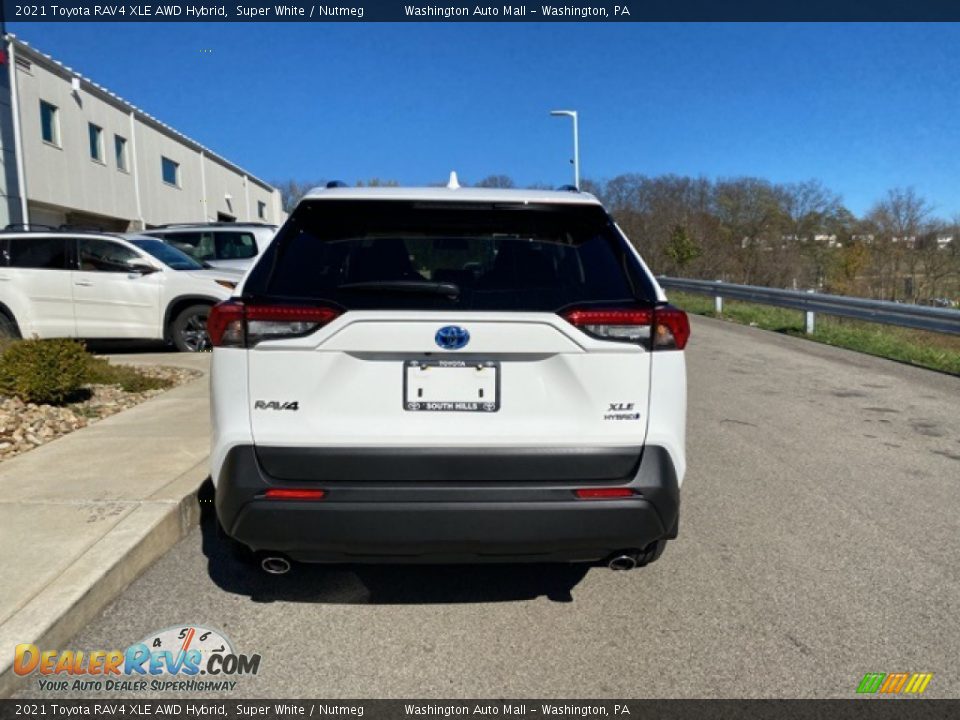 2021 Toyota RAV4 XLE AWD Hybrid Super White / Nutmeg Photo #16