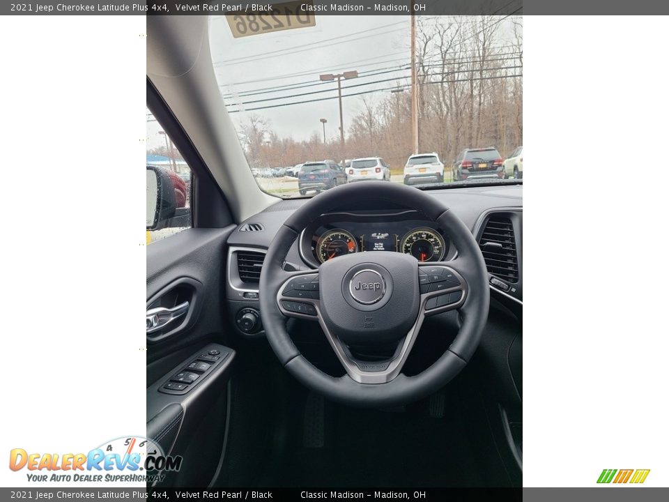 2021 Jeep Cherokee Latitude Plus 4x4 Velvet Red Pearl / Black Photo #5