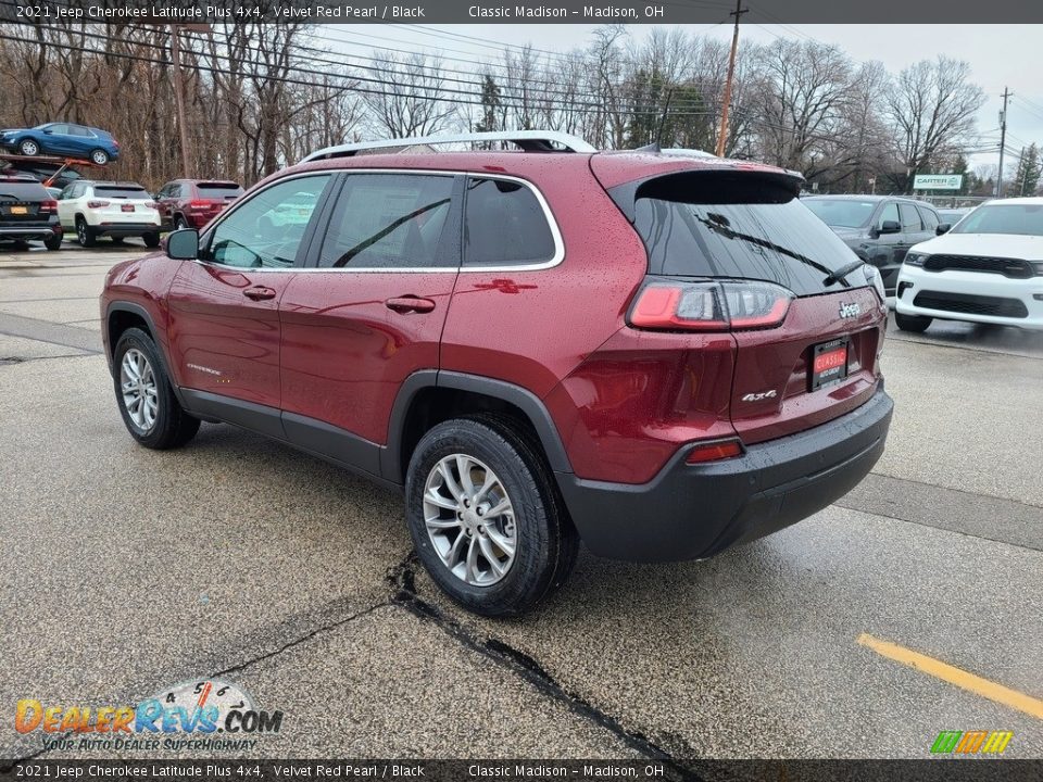 2021 Jeep Cherokee Latitude Plus 4x4 Velvet Red Pearl / Black Photo #9