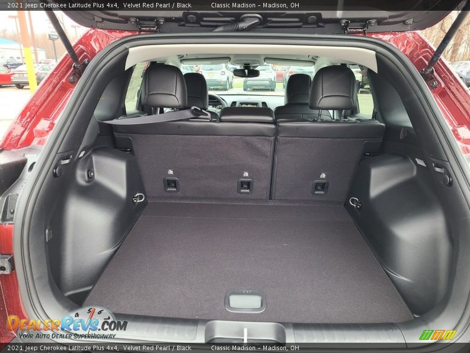 2021 Jeep Cherokee Latitude Plus 4x4 Velvet Red Pearl / Black Photo #11