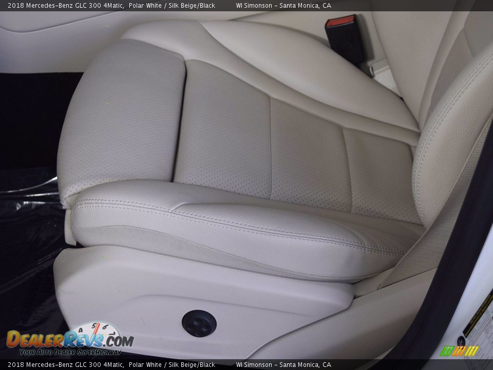 2018 Mercedes-Benz GLC 300 4Matic Polar White / Silk Beige/Black Photo #21