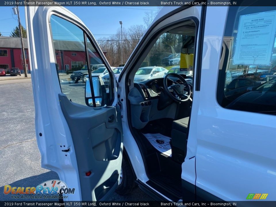2019 Ford Transit Passenger Wagon XLT 350 MR Long Oxford White / Charcoal black Photo #16
