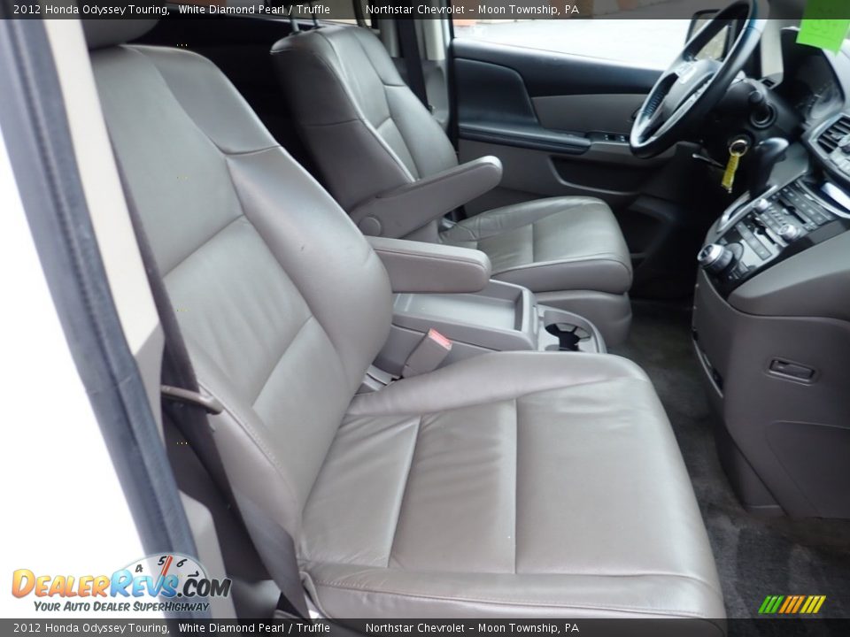 2012 Honda Odyssey Touring White Diamond Pearl / Truffle Photo #15