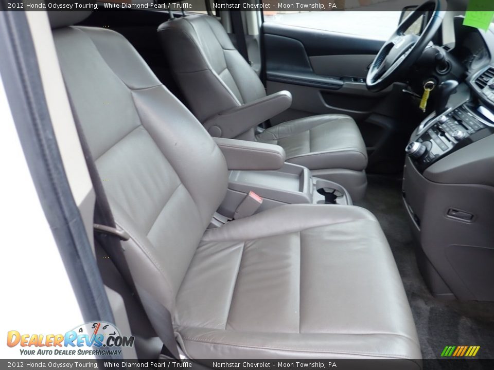 2012 Honda Odyssey Touring White Diamond Pearl / Truffle Photo #15