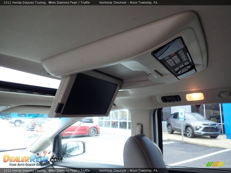 2012 Honda Odyssey Touring White Diamond Pearl / Truffle Photo #22
