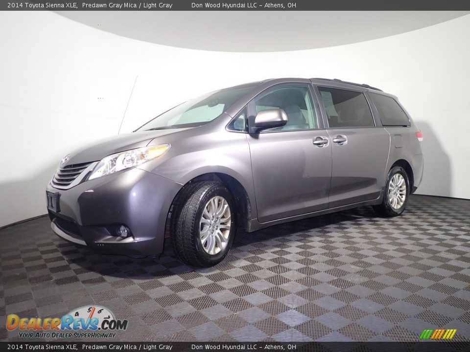 2014 Toyota Sienna XLE Predawn Gray Mica / Light Gray Photo #11