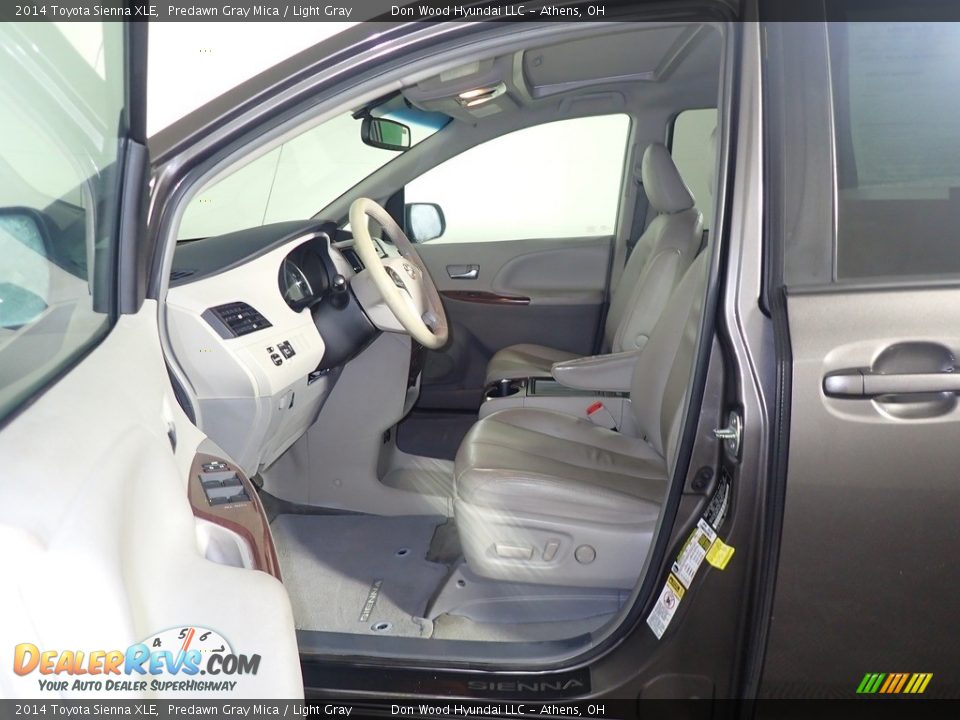 2014 Toyota Sienna XLE Predawn Gray Mica / Light Gray Photo #25