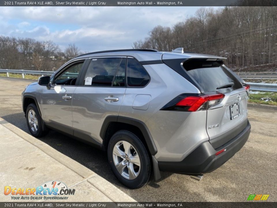 2021 Toyota RAV4 XLE AWD Silver Sky Metallic / Light Gray Photo #2