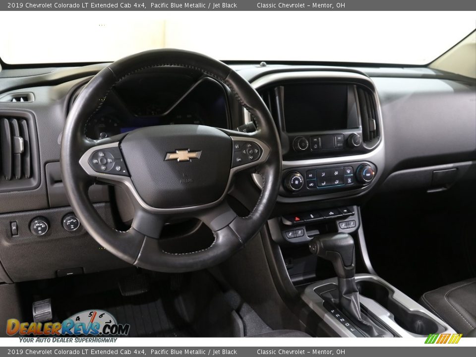 Dashboard of 2019 Chevrolet Colorado LT Extended Cab 4x4 Photo #7