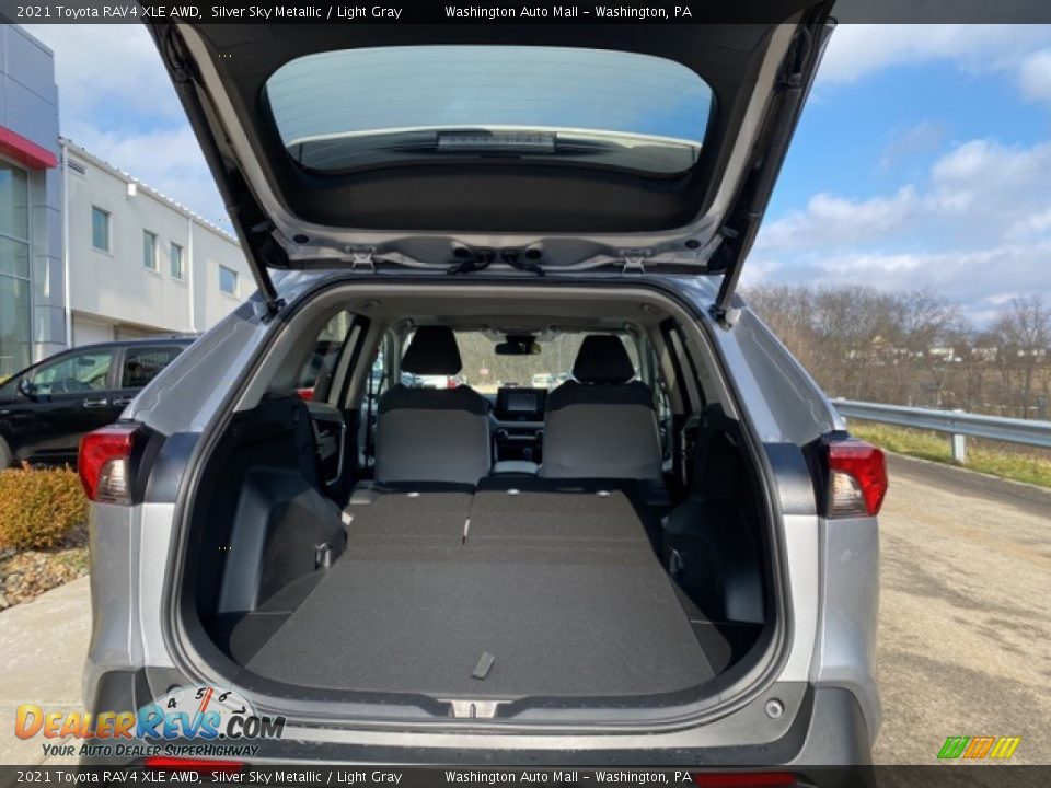 2021 Toyota RAV4 XLE AWD Silver Sky Metallic / Light Gray Photo #30