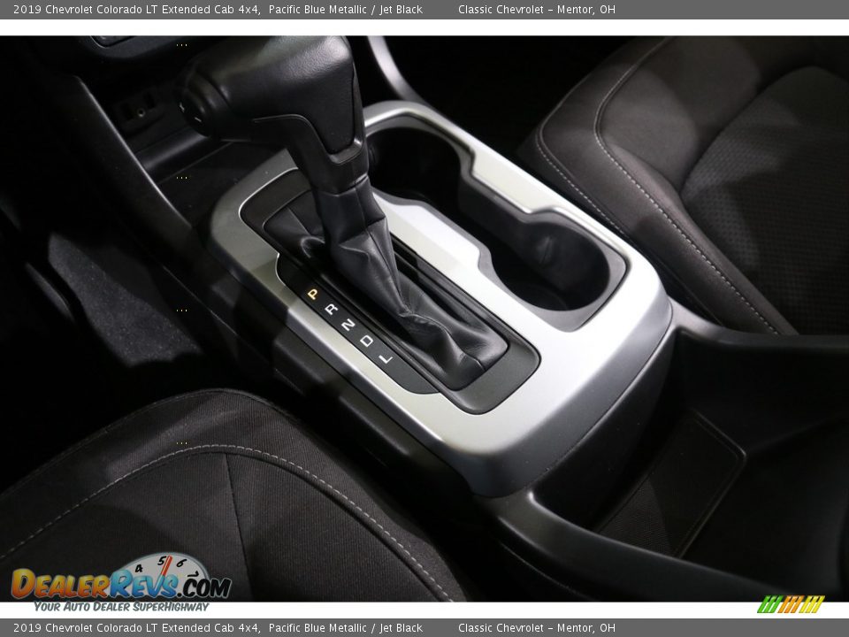 2019 Chevrolet Colorado LT Extended Cab 4x4 Shifter Photo #15