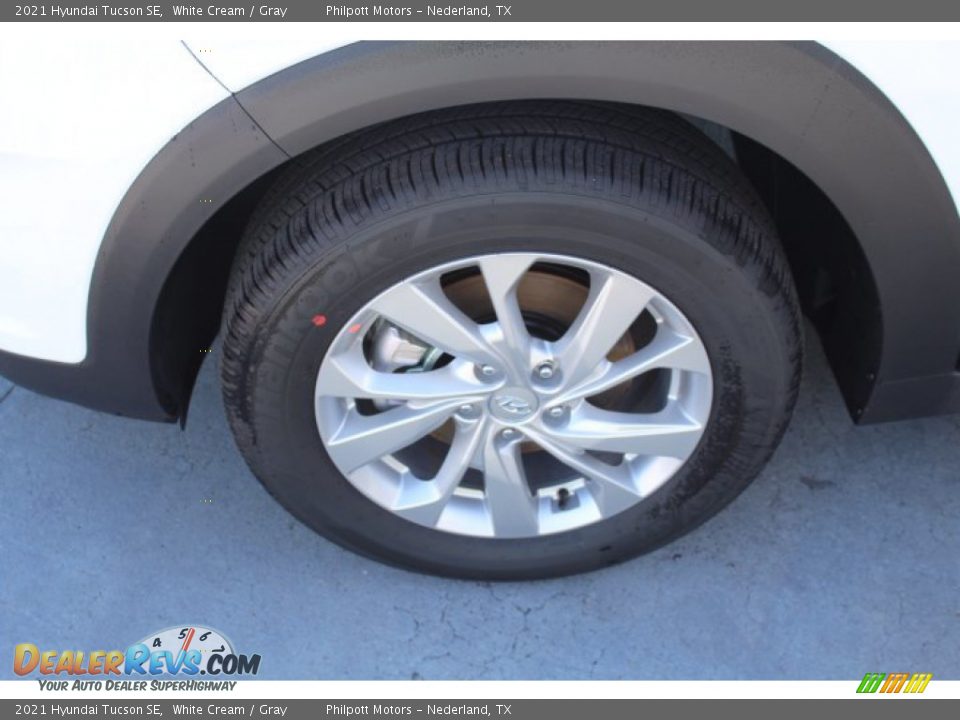 2021 Hyundai Tucson SE White Cream / Gray Photo #5