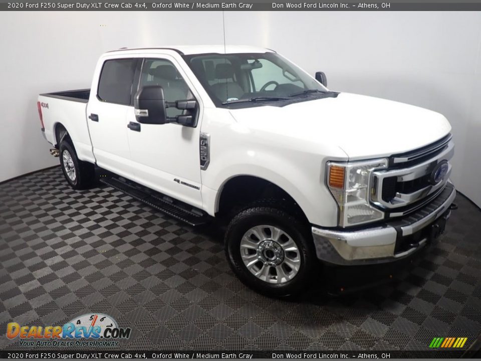 2020 Ford F250 Super Duty XLT Crew Cab 4x4 Oxford White / Medium Earth Gray Photo #3