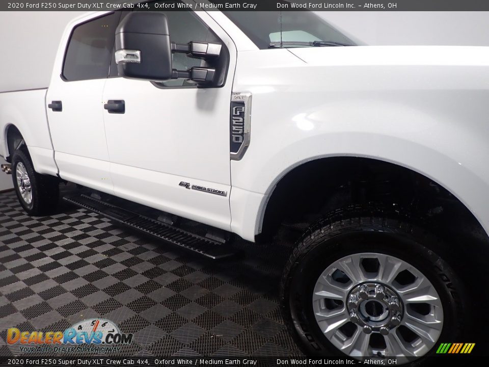 2020 Ford F250 Super Duty XLT Crew Cab 4x4 Oxford White / Medium Earth Gray Photo #4