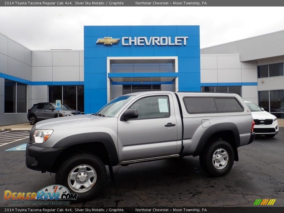 Front 3/4 View of 2014 Toyota Tacoma Regular Cab 4x4 Photo #1