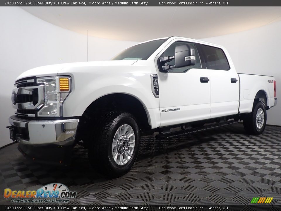 2020 Ford F250 Super Duty XLT Crew Cab 4x4 Oxford White / Medium Earth Gray Photo #8
