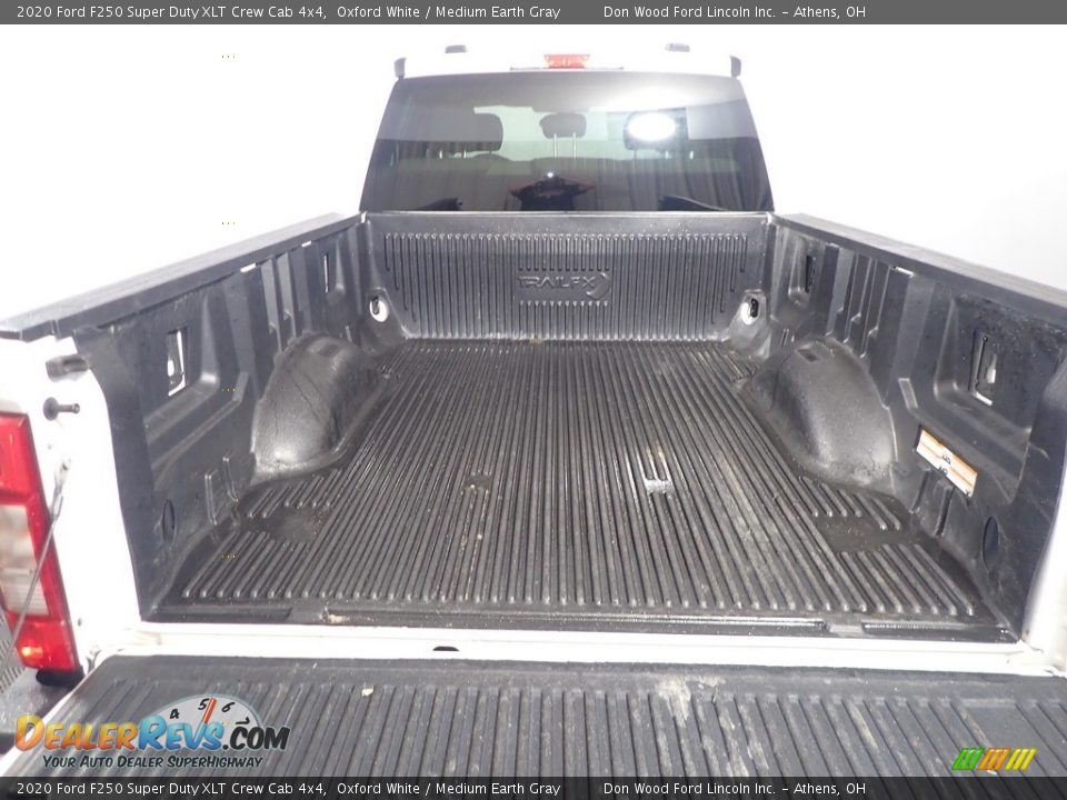 2020 Ford F250 Super Duty XLT Crew Cab 4x4 Oxford White / Medium Earth Gray Photo #16