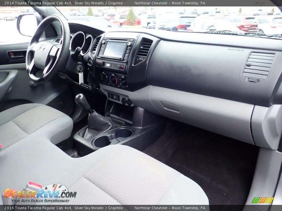 Dashboard of 2014 Toyota Tacoma Regular Cab 4x4 Photo #18