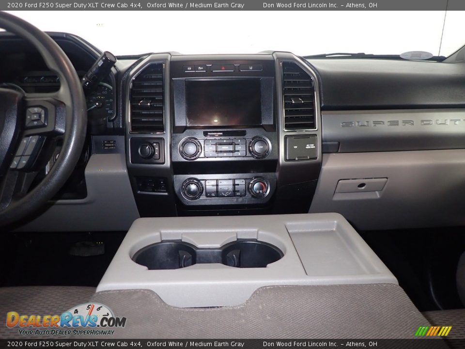 2020 Ford F250 Super Duty XLT Crew Cab 4x4 Oxford White / Medium Earth Gray Photo #26