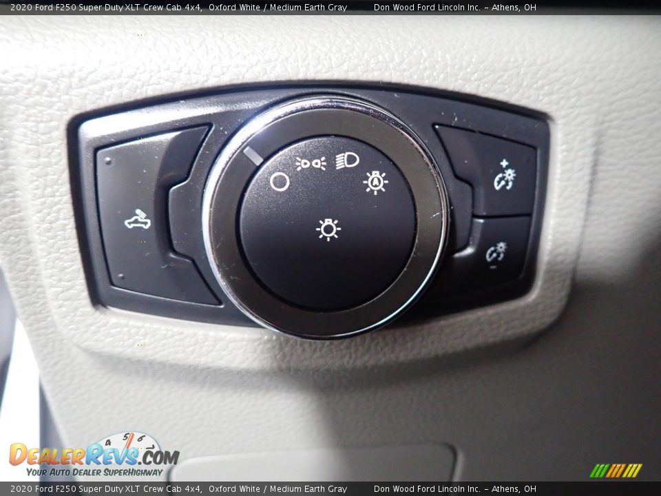 2020 Ford F250 Super Duty XLT Crew Cab 4x4 Oxford White / Medium Earth Gray Photo #32