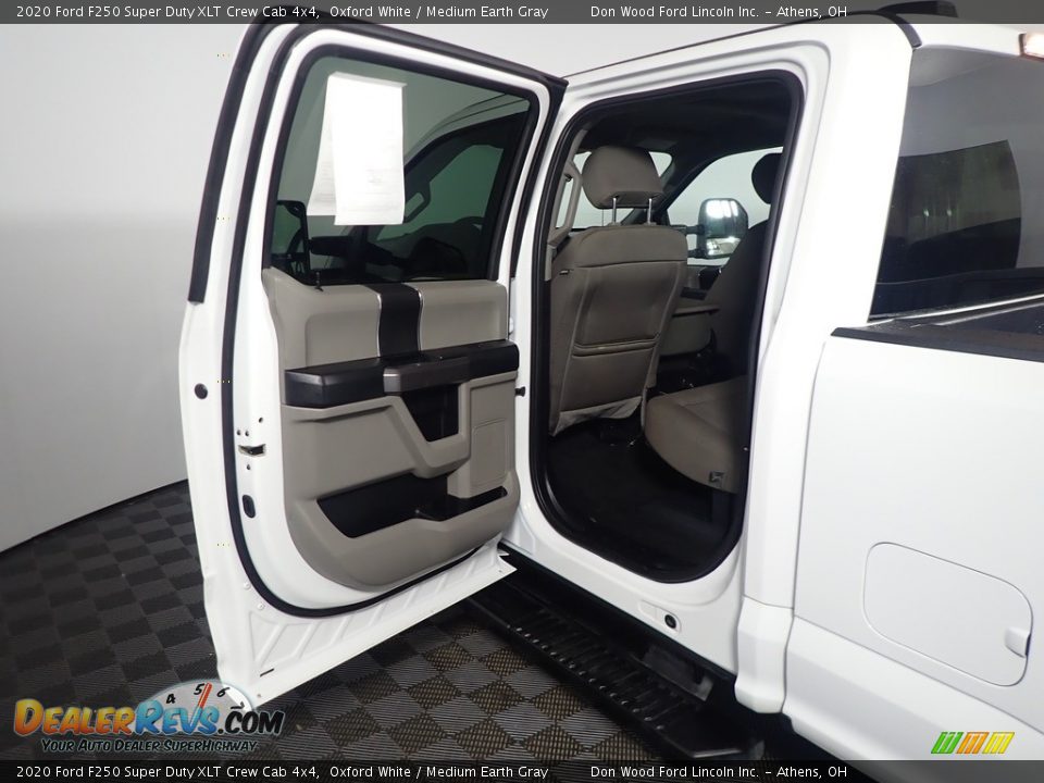 2020 Ford F250 Super Duty XLT Crew Cab 4x4 Oxford White / Medium Earth Gray Photo #36