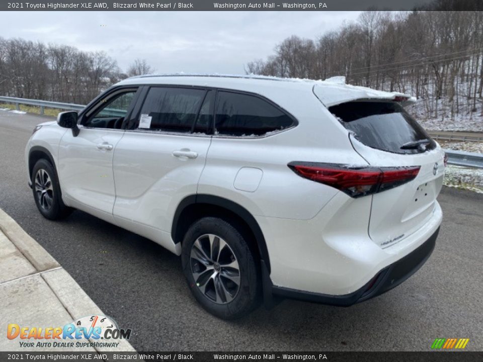 2021 Toyota Highlander XLE AWD Blizzard White Pearl / Black Photo #2