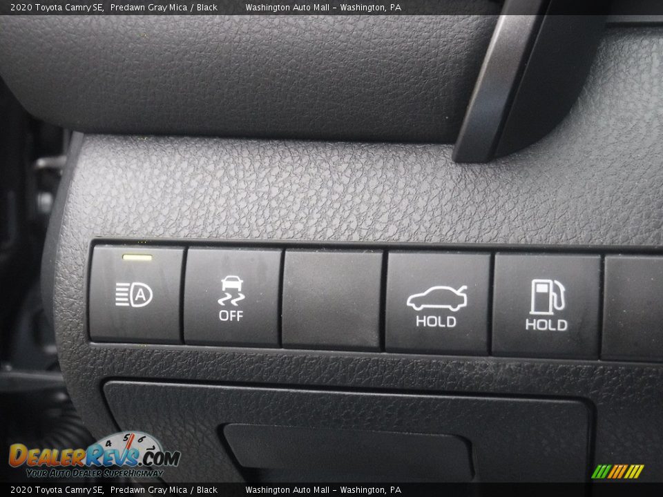 2020 Toyota Camry SE Predawn Gray Mica / Black Photo #6