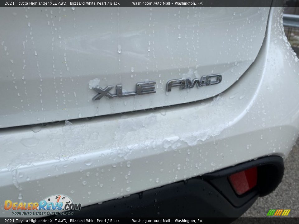 2021 Toyota Highlander XLE AWD Blizzard White Pearl / Black Photo #25