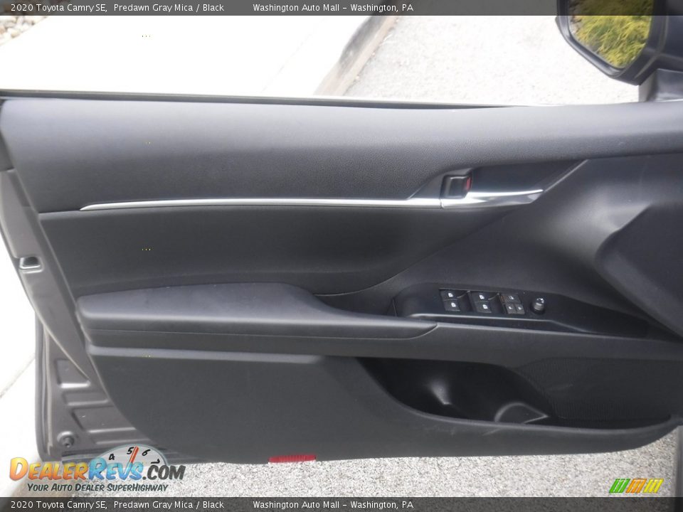 2020 Toyota Camry SE Predawn Gray Mica / Black Photo #22