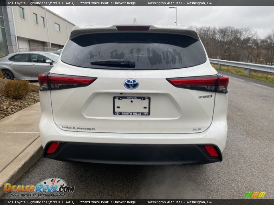 2021 Toyota Highlander Hybrid XLE AWD Blizzard White Pearl / Harvest Beige Photo #16