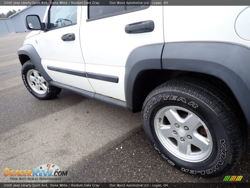 2006 Jeep Liberty Sport 4x4 Stone White / Medium Slate Gray Photo #10