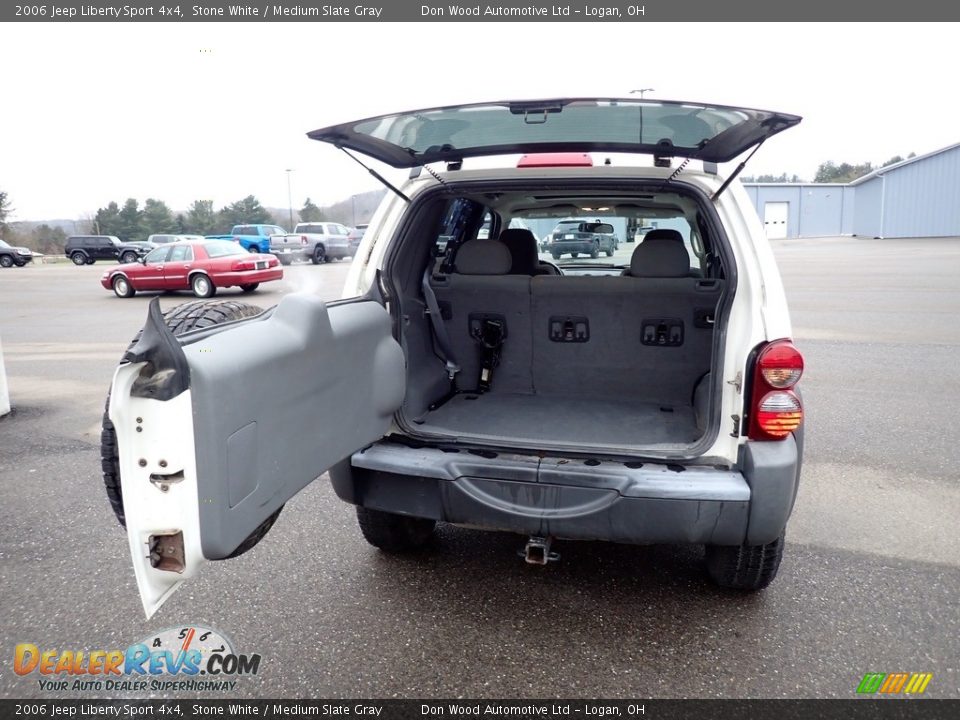 2006 Jeep Liberty Sport 4x4 Stone White / Medium Slate Gray Photo #13