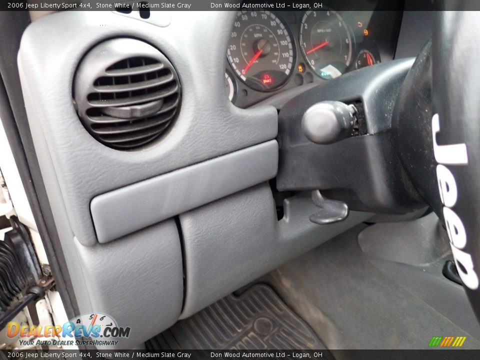 2006 Jeep Liberty Sport 4x4 Stone White / Medium Slate Gray Photo #21