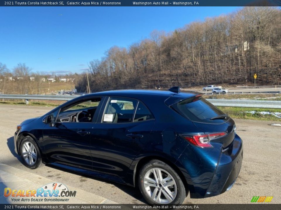 2021 Toyota Corolla Hatchback SE Galactic Aqua Mica / Moonstone Photo #2