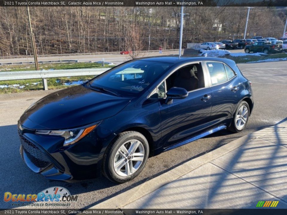 2021 Toyota Corolla Hatchback SE Galactic Aqua Mica / Moonstone Photo #11