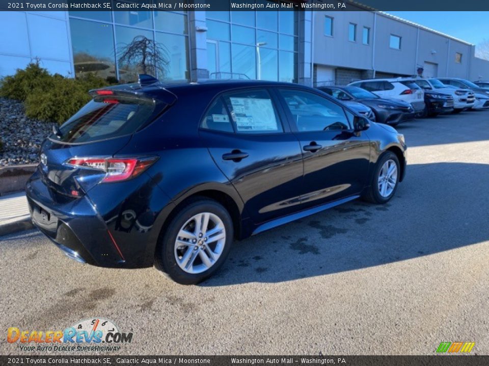 2021 Toyota Corolla Hatchback SE Galactic Aqua Mica / Moonstone Photo #12