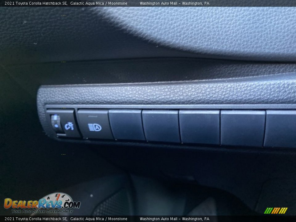 2021 Toyota Corolla Hatchback SE Galactic Aqua Mica / Moonstone Photo #17