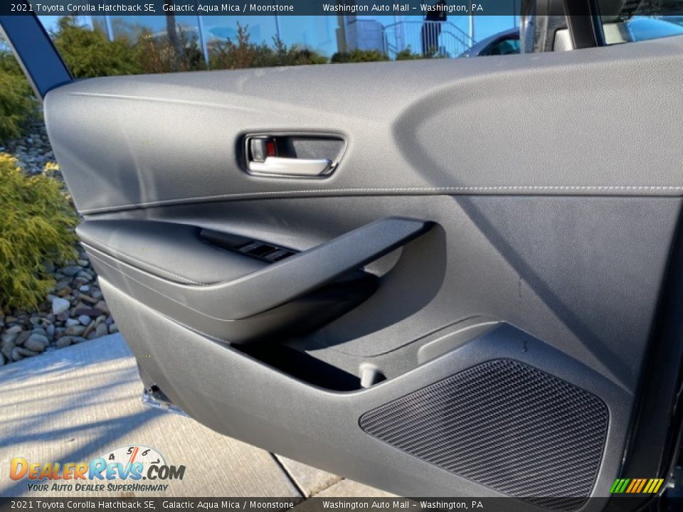 2021 Toyota Corolla Hatchback SE Galactic Aqua Mica / Moonstone Photo #19