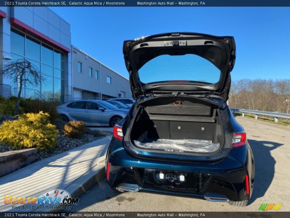 2021 Toyota Corolla Hatchback SE Galactic Aqua Mica / Moonstone Photo #20