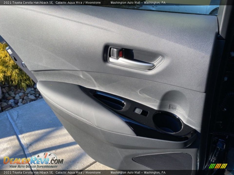 2021 Toyota Corolla Hatchback SE Galactic Aqua Mica / Moonstone Photo #22