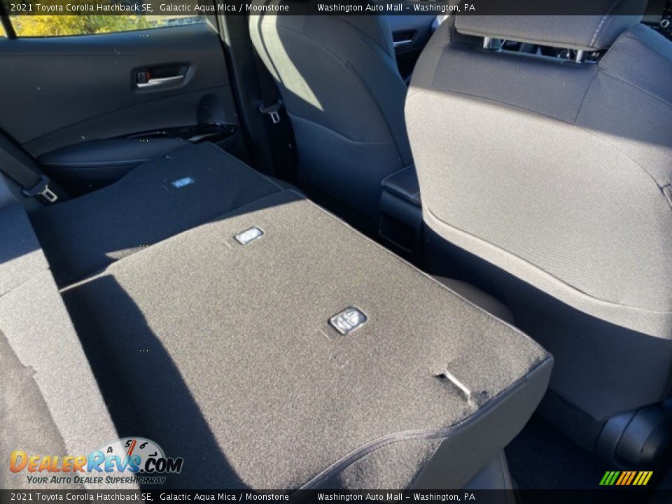 2021 Toyota Corolla Hatchback SE Galactic Aqua Mica / Moonstone Photo #23