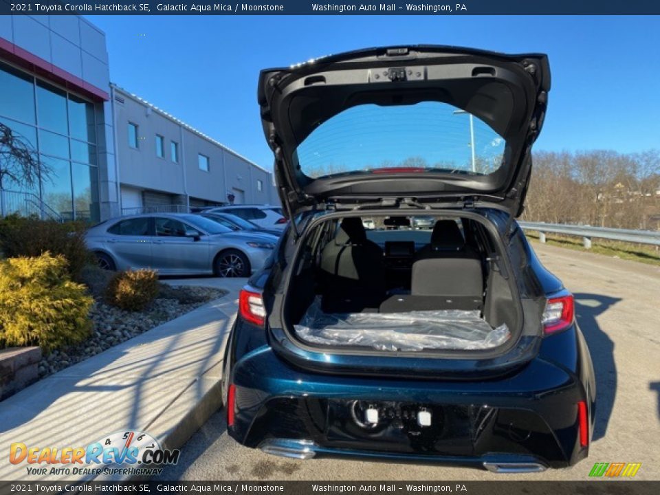 2021 Toyota Corolla Hatchback SE Galactic Aqua Mica / Moonstone Photo #24