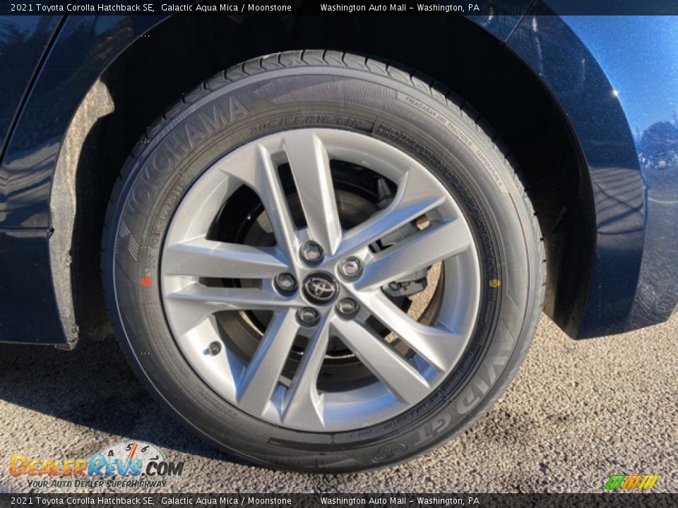 2021 Toyota Corolla Hatchback SE Galactic Aqua Mica / Moonstone Photo #27