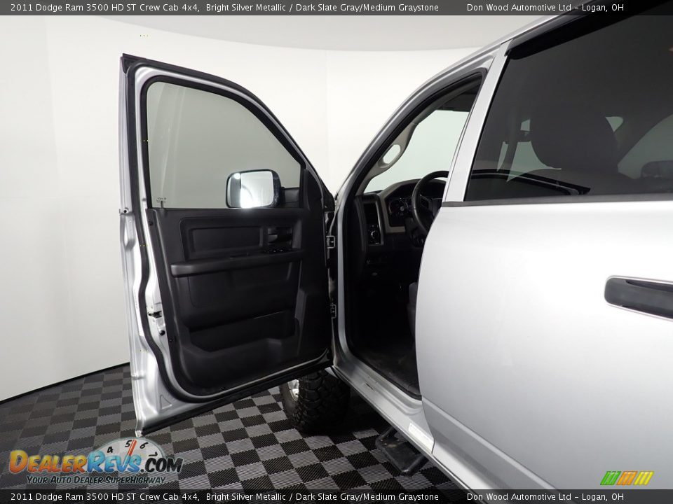 2011 Dodge Ram 3500 HD ST Crew Cab 4x4 Bright Silver Metallic / Dark Slate Gray/Medium Graystone Photo #17